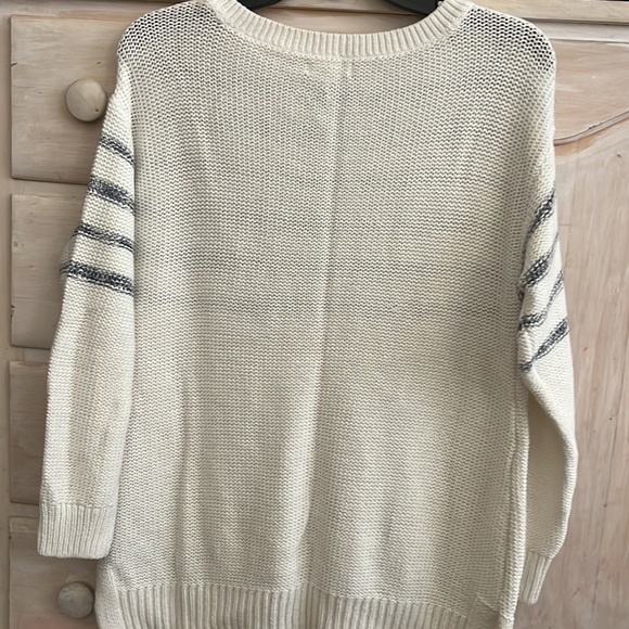 Sweater - Picture 3 of 4